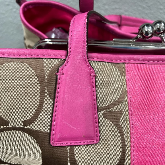 Authentic Signature Coach Satchel Handbag - Picture 7 of 13